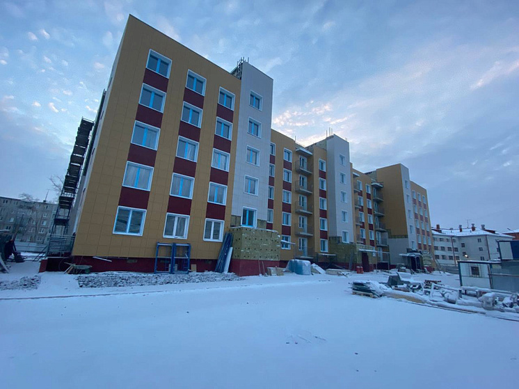 Строительство социального дома на Добровольской, 7 в Новодвинске завершат до конца года