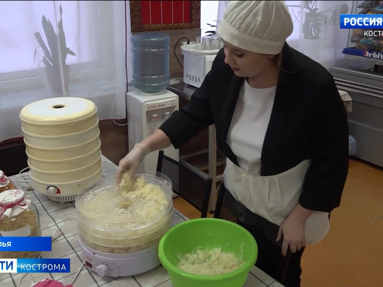 Студентки Шарьинского педколледжа наладили производство сухих супов для солдат на передовой
