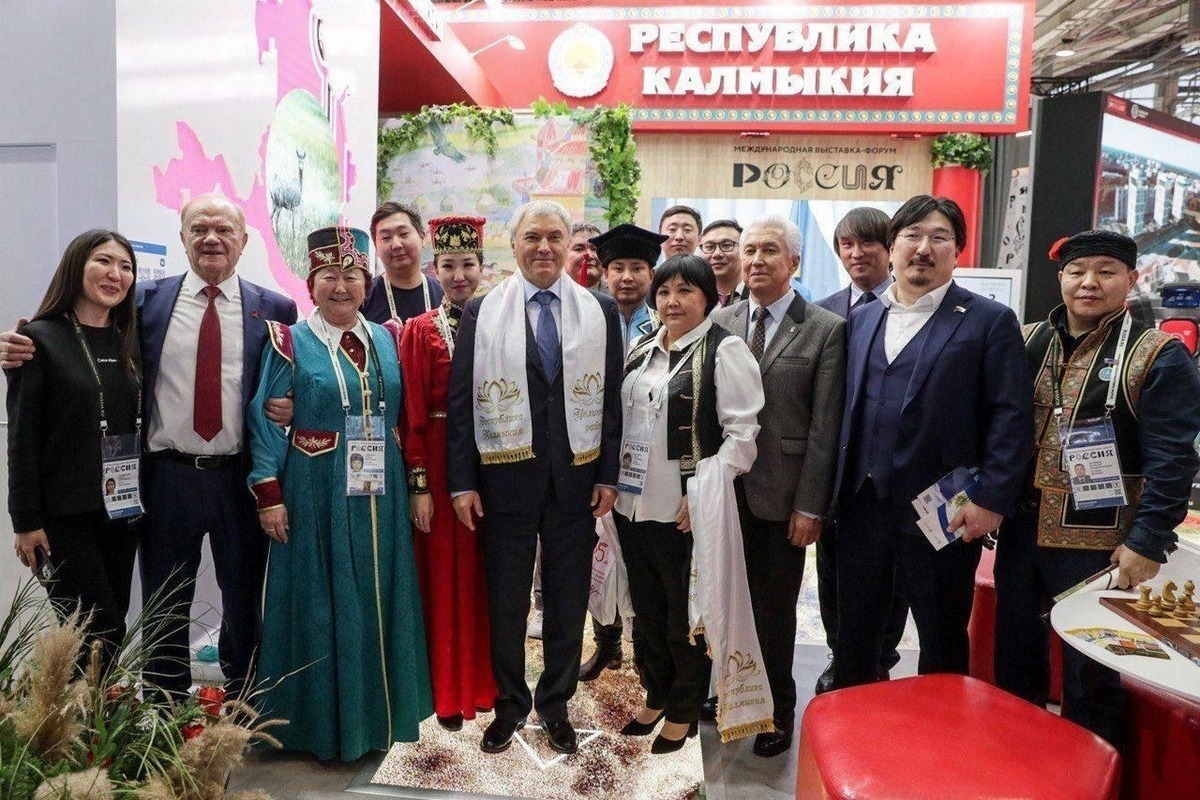Павильон Калмыкии на выставке «Россия» посетили депутаты Госдумы во главе со спикером Вячеславом Володиным