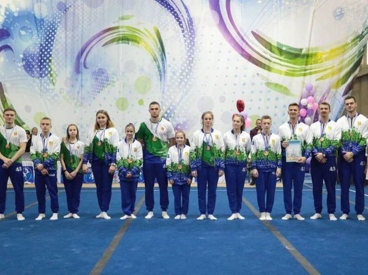 Кировские акробаты взяли 11 золотых медалей всероссийских соревнований