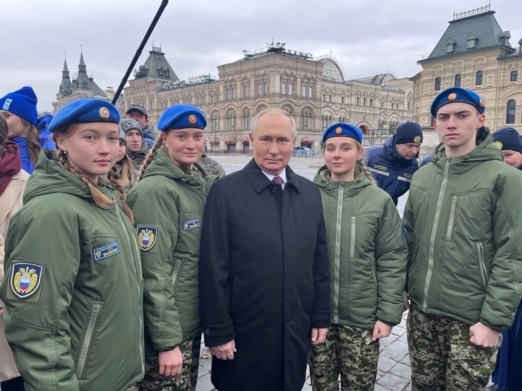 Студент из ЯНАО в Москве пообщался с президентом РФ и поучаствовал в патриотической акции