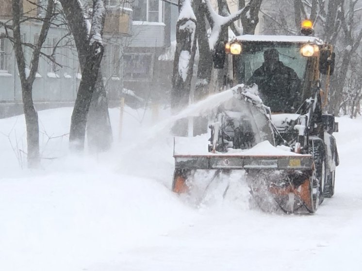 Более 1,8 тысячи кубометров снега вывезли из Вологды за сутки