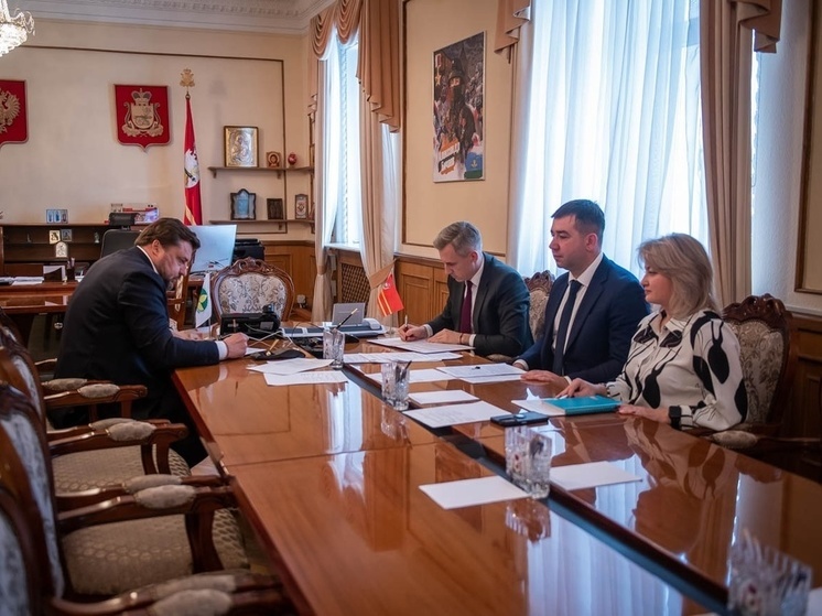 Губернатор Смоленской области подписал соглашение о сотрудничестве с «Росагролизингом»