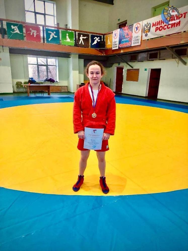 Спортсменка Ротару из Ноябрьска победила на Всероссийских соревнованиях по самбо