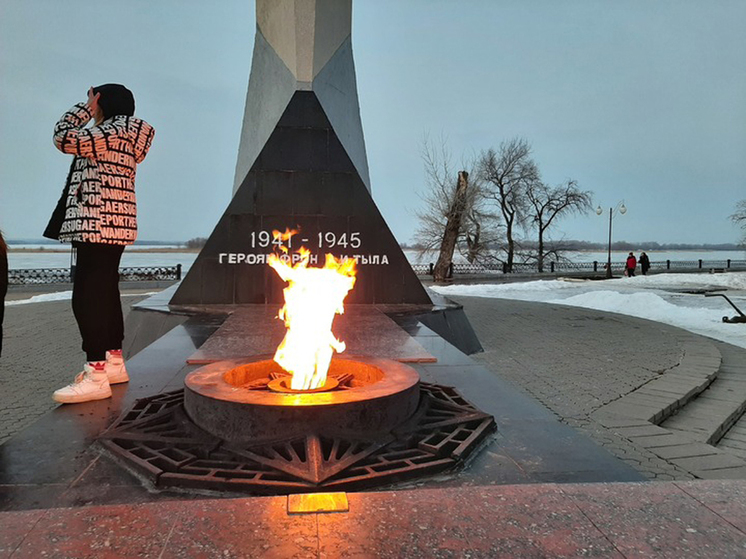 Плюнувшая в Вечный огонь саратовчанка отделалась мелким штрафом