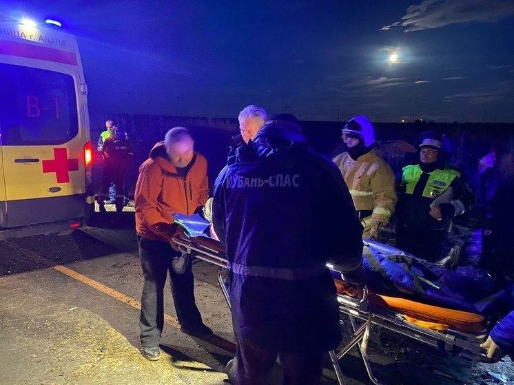 Четыре человека пострадали в результате аварии недалеко от Анапы