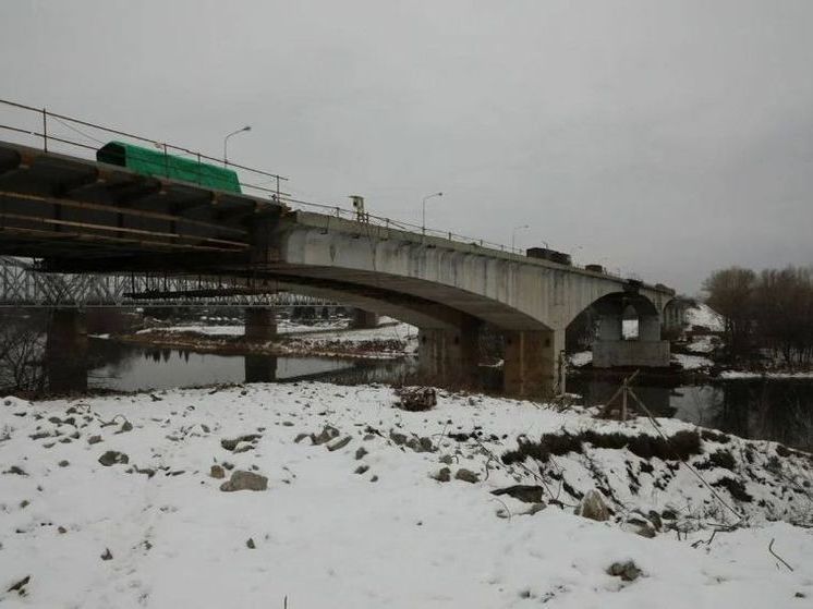 Ратмир Мавлиев осмотрел реконструкцию моста через реку Уфа