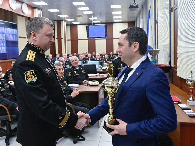 Между правительством Мурманской области и Северным флотом налажена тесная работа
