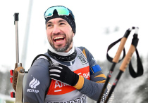 Биатлонисты Грухвина и Корнев выиграли лыжный спринт: начались дуэли сезона