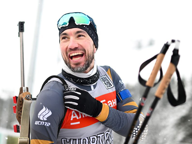 Биатлонисты Грухвина и Корнев выиграли лыжный спринт: начались дуэли сезона