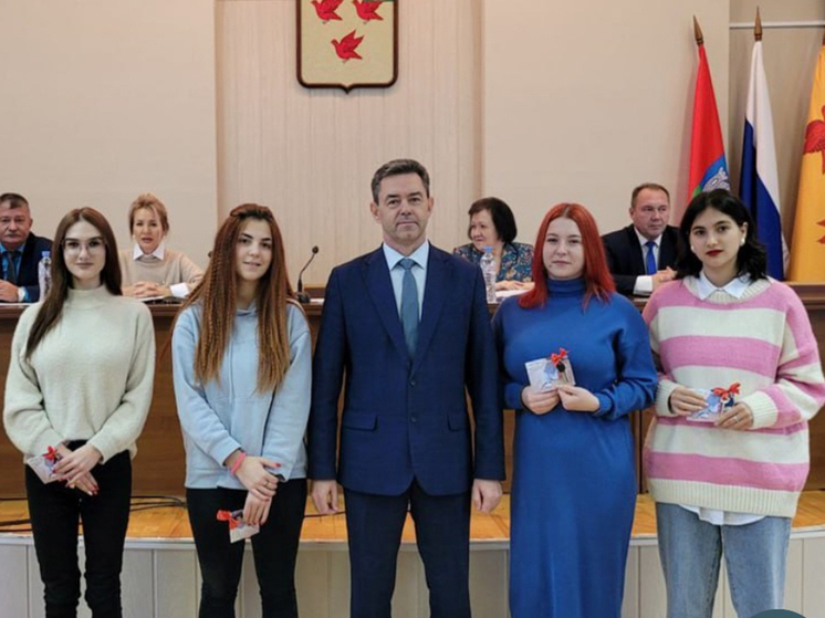 Пятеро орловских детей-сирот получили новые благоустроенные квартиры в Ливнах
