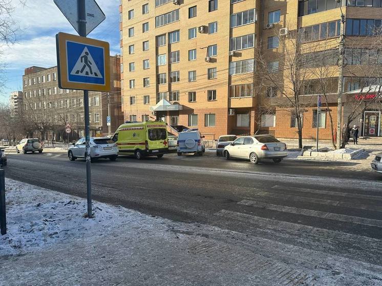 Водитель сбила пешехода на перекрестке в Чите