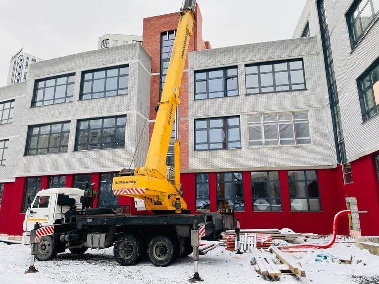 Прокуратура предупредила о риске срыва сроков строительства школы в Новосибирске
