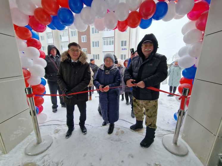 Ключи от современных квартир получили 72 семьи из сахалинского села Кировское