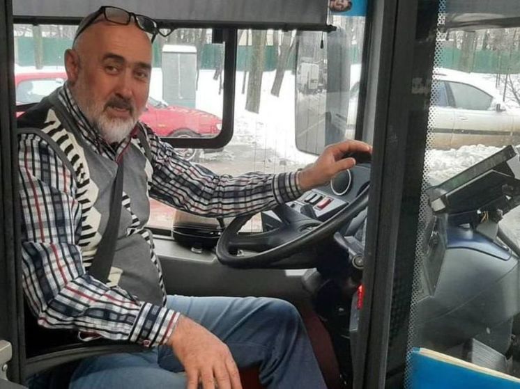 В Подмосковье водитель автобуса помог заблудившемуся школьнику