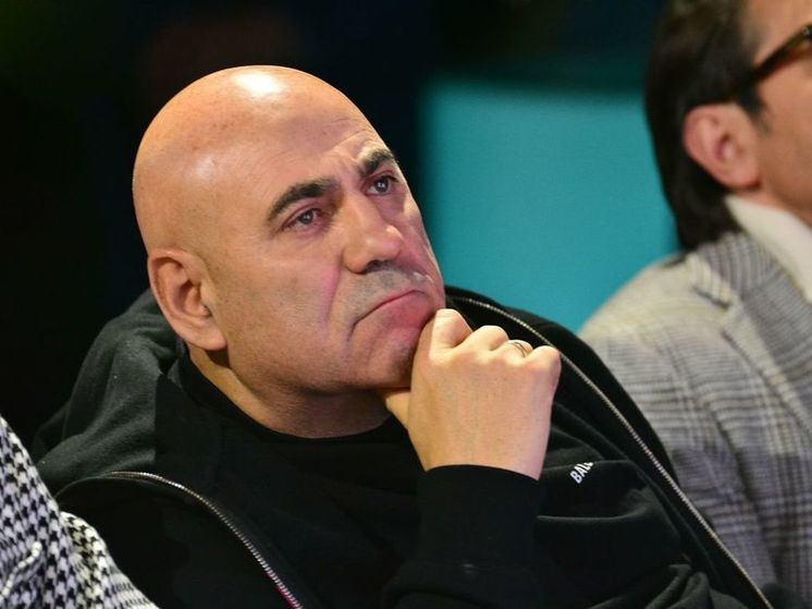 Музыкальный продюсер Иосиф Пригожин назвал узбекскую артистку, звезду программы «Голос» на Первом канале Наргиз Закирову «редкой тварью» после ее признания в финансировании украинских сил