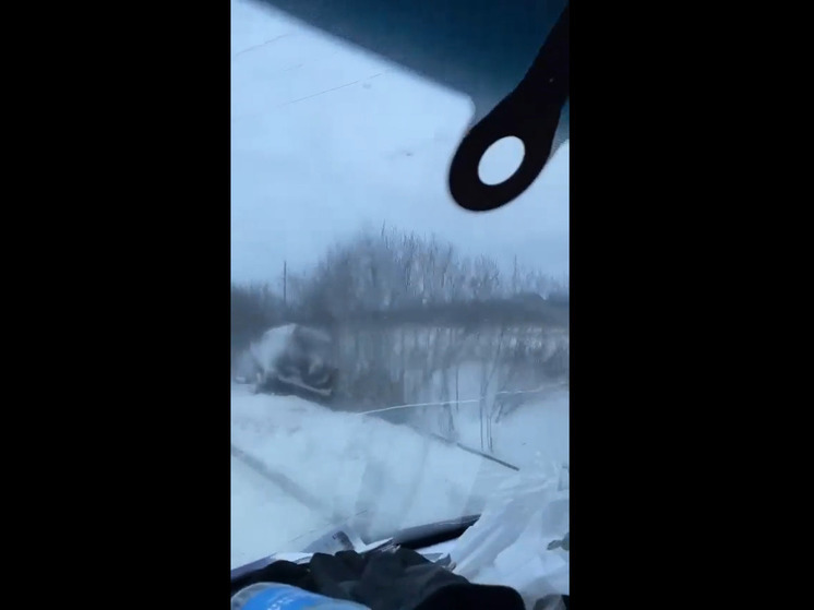 Внедорожник упал в кювет под Петрозаводском