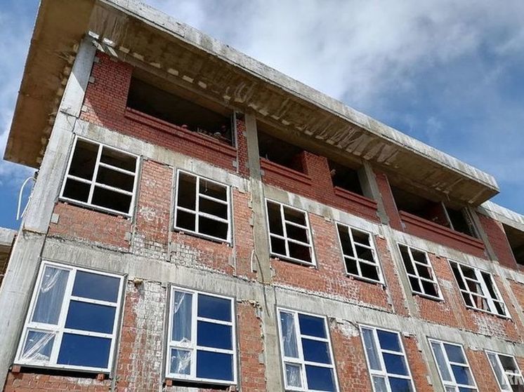 В Иркутске УКС требует расторгнуть контракт на строительство школы на Багратиона