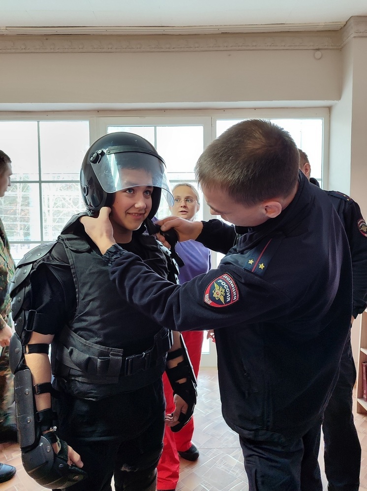 Ярославские правоохранители встретились с кадетами