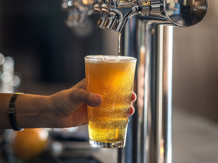 Москвич заявил в полицию на обсуждавших Украину посетителей бара