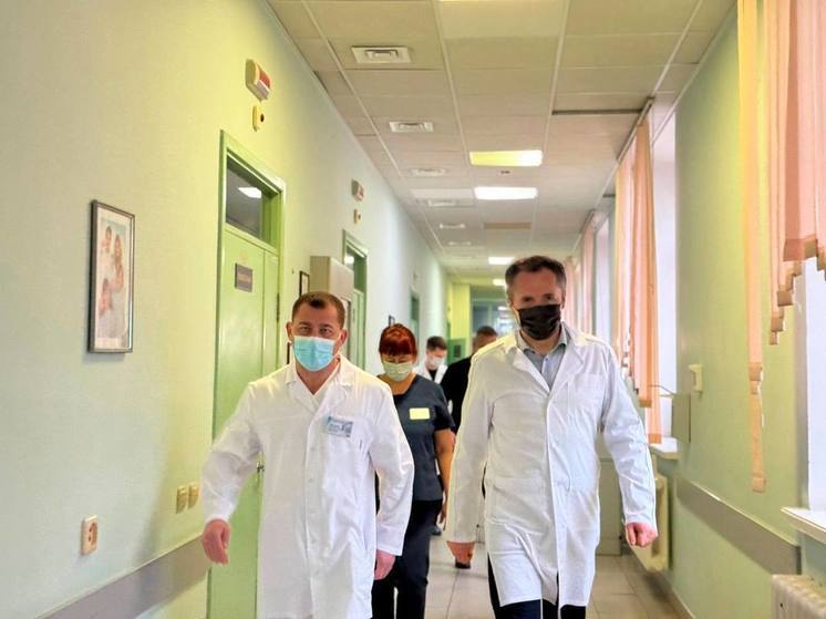Гладков навестил в больнице белгородских бойцов самообороны, пострадавших при атаке ВСУ