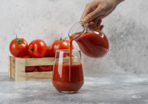 Ученые из Университета Аделаиды в Австралии выяснили, что употребление томатного сока способствует снижению уровня холестерина в крови