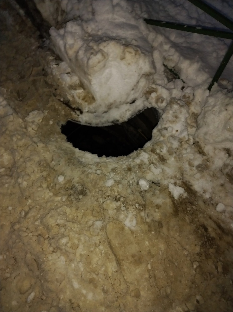 Очередной открытый люк нашли в Петрозаводске