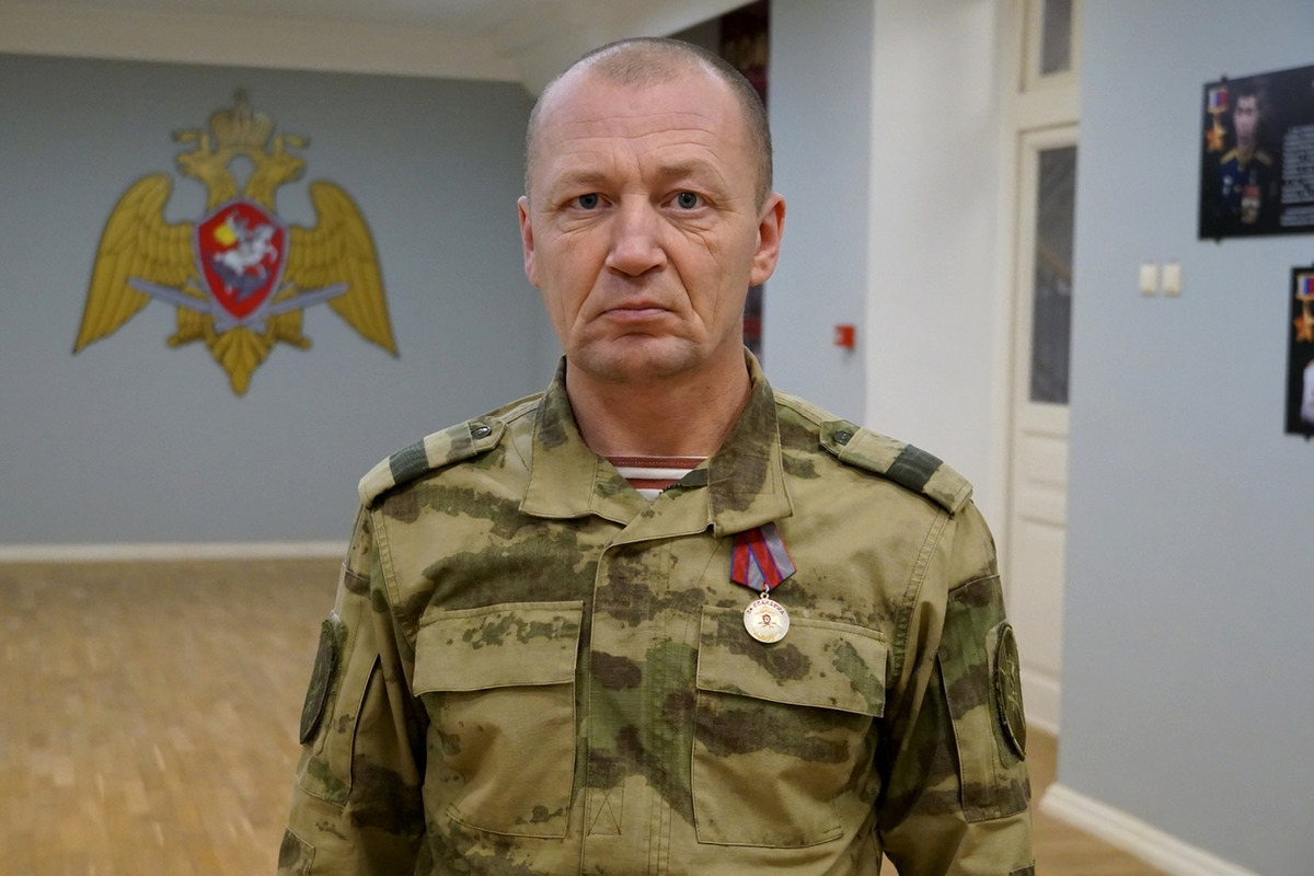 Военнослужащему Росгвардии из Архангельска вручили медаль «За спасение»