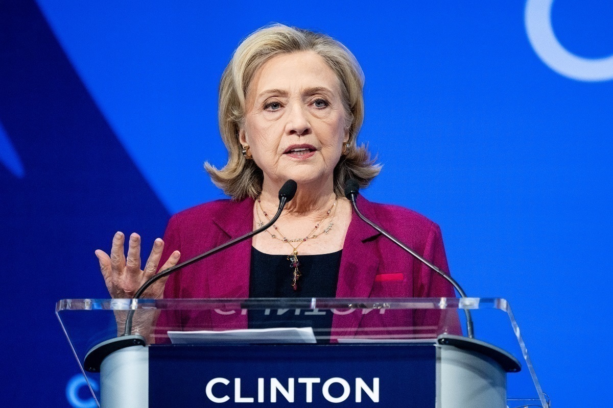 Pro-Palestinian activists disrupt Hillary Clinton's lecture