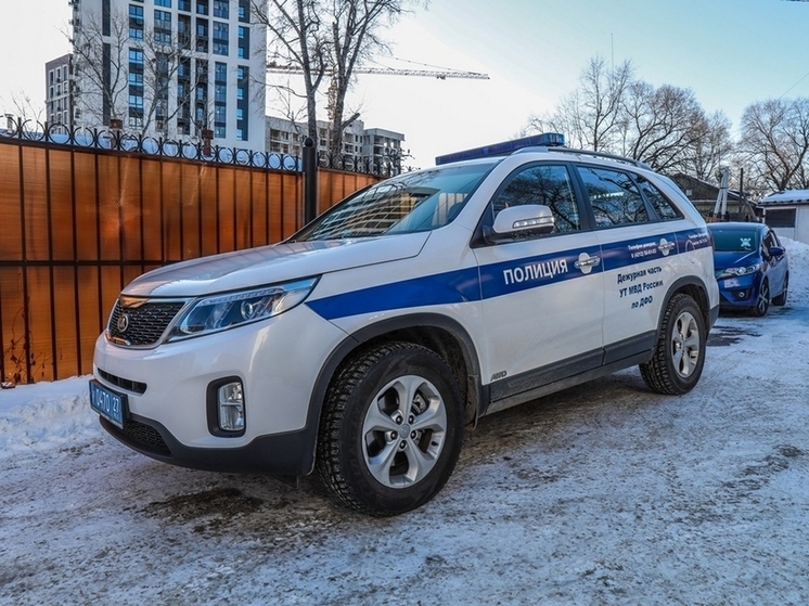 Мужчина, поддавшись на убеждение «компетентных сотрудников», установил на телефон неизвестное приложение