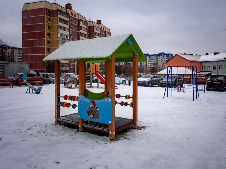 В Курске вопреки снегопаду завершается благоустройства 10 дворов