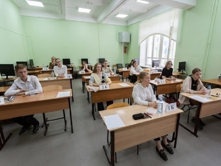 В Новосибирске школьникам могут запретить пользоваться телефонами в школе