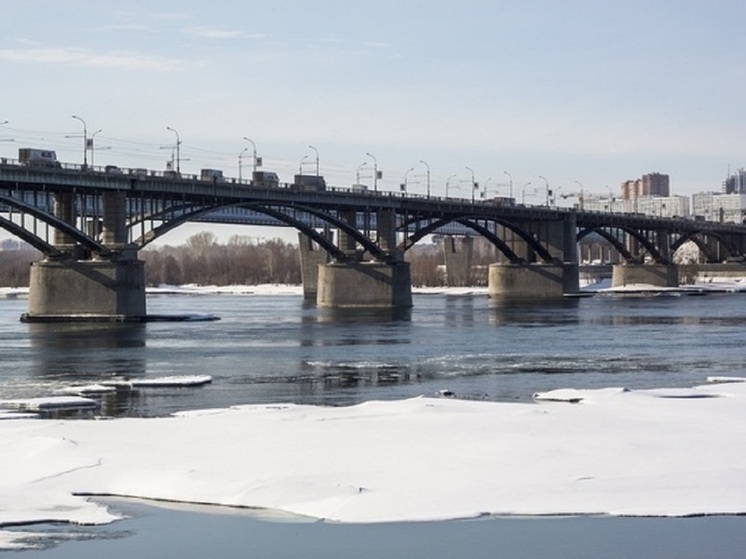 В Новосибирске мэрия решила сменить подрядчика для ремонта Октябрьского моста