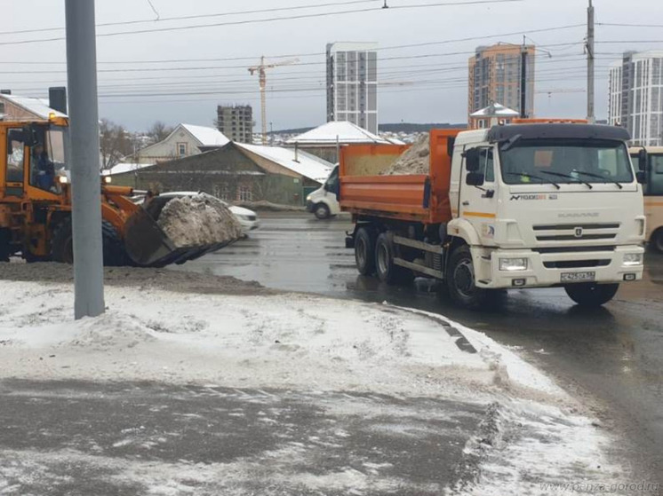 С пензенских улиц вывезли две тысячи кубометров снега