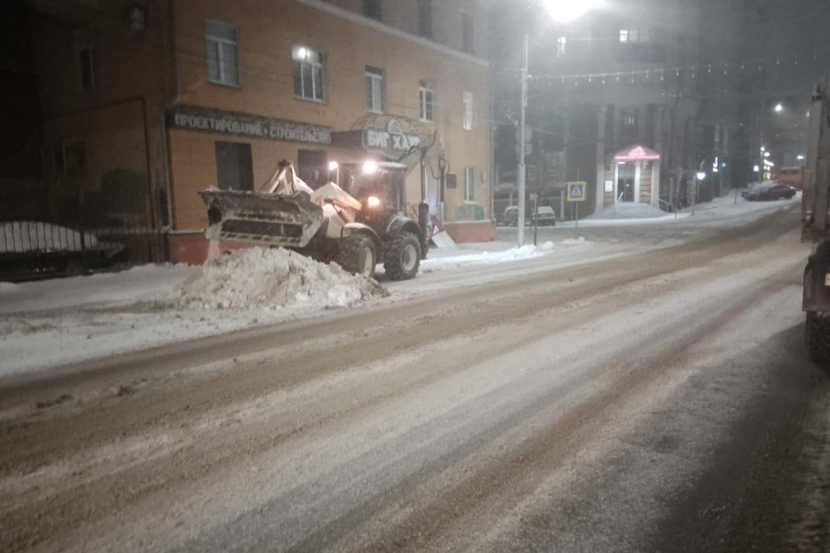 В Рязани мешающие уборке снега машины ГАИ отправляет на спецстоянку