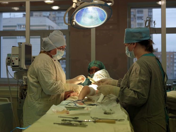 Правительство РФ выделит еще 30,5 млрд рублей на зарплаты медиков