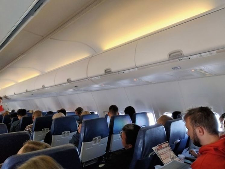 ФАС заставила "Победу" разобраться с платой за смену ФИО в билете