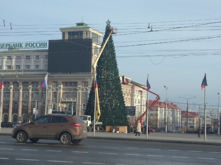 Пушилин: в центре Донецка новогоднюю ёлку устанавливать не будут