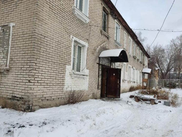 В Барнауле расселяют еще один ветхий дом