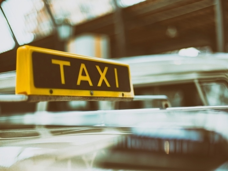 Куряне пожаловались на горячую линию по работе такси и каршеринга 34 раза