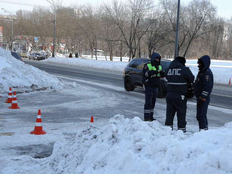 Водителям напомнили о замене резины
