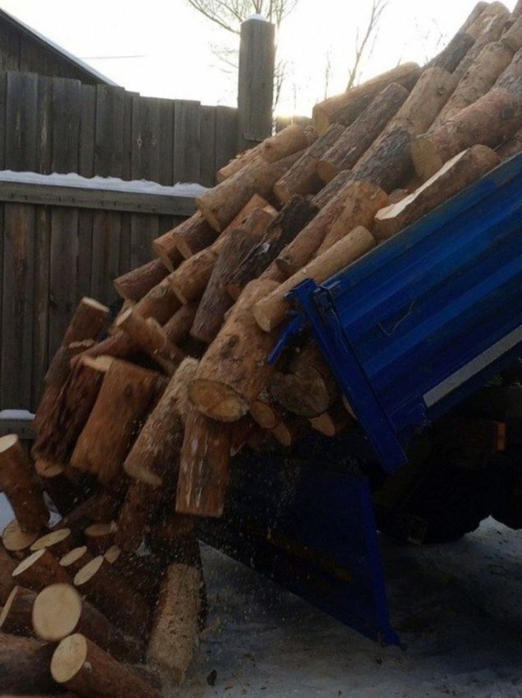 В Бурятии семье погибшего на СВО привезли дрова