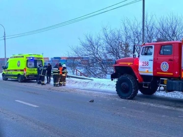 В Подольске мужчина попал под поезд и выжил