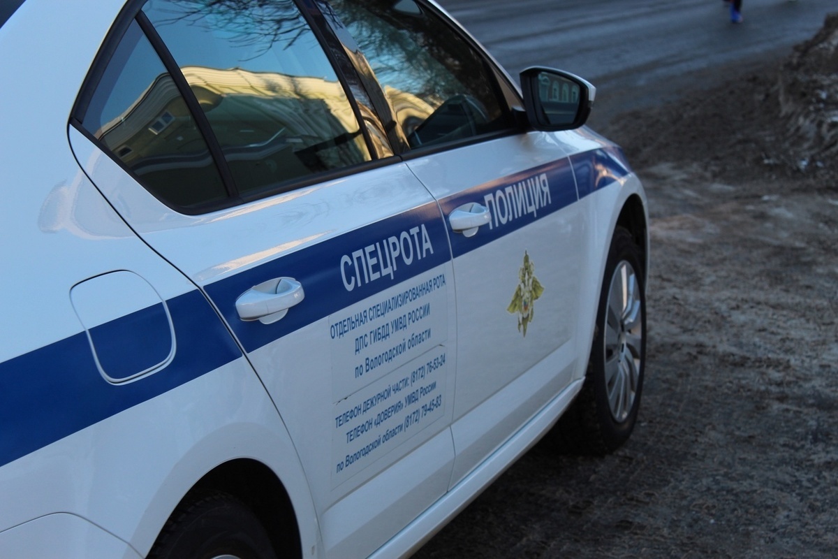 В Грязовце задержан нетрезвый водитель, в машине которого пассажирка перевозила наркотики