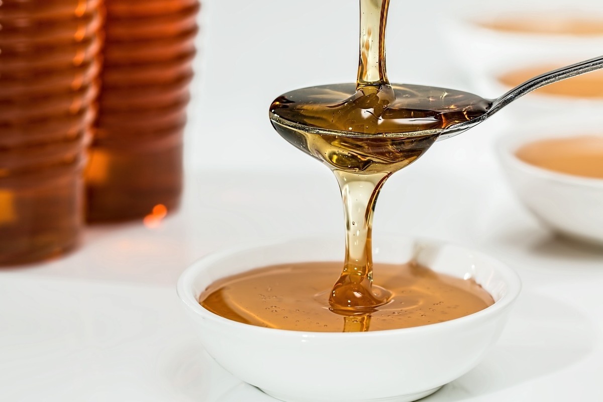 The head of Roskachestvo named three main ways to counterfeit honey