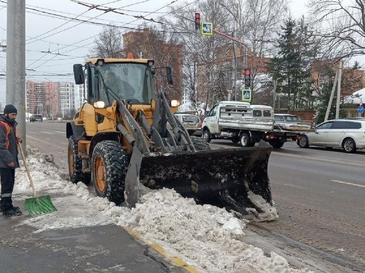 В уборке улиц Тулы задействованы 150 единиц техники