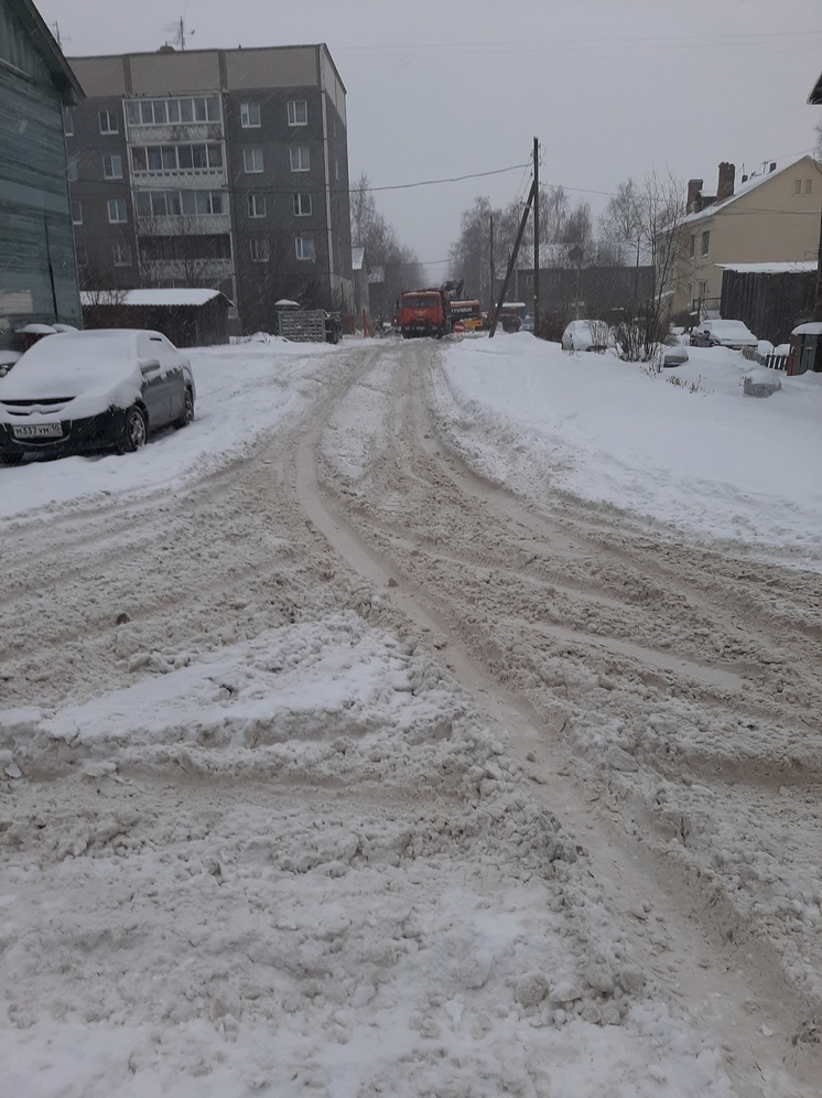 Жители Петрозаводска требуют почистить забытые богом улицы
