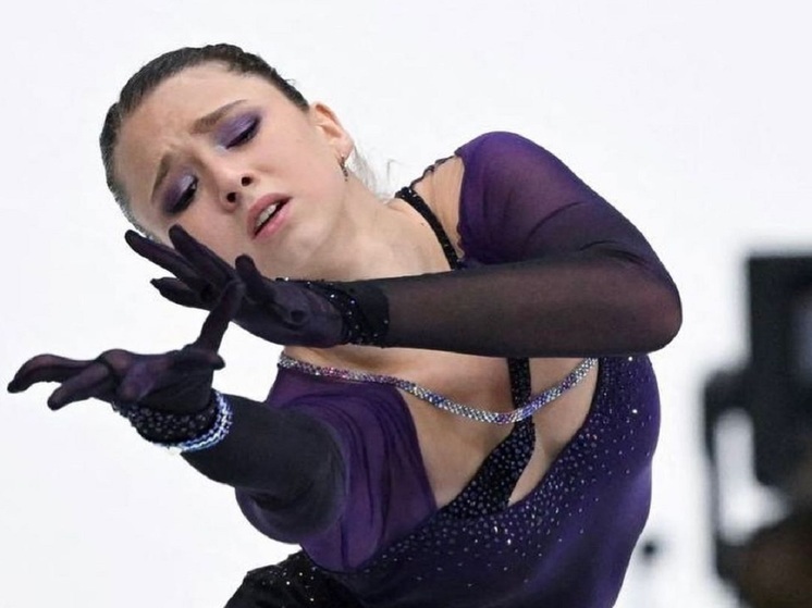 Одна из самых популярных российских фигуристок Камила Валиева посетила церемонию награждения Национальной спортивной премией-2023. Наряд 17-летней Камилы обсудили пользователи соцсетей.