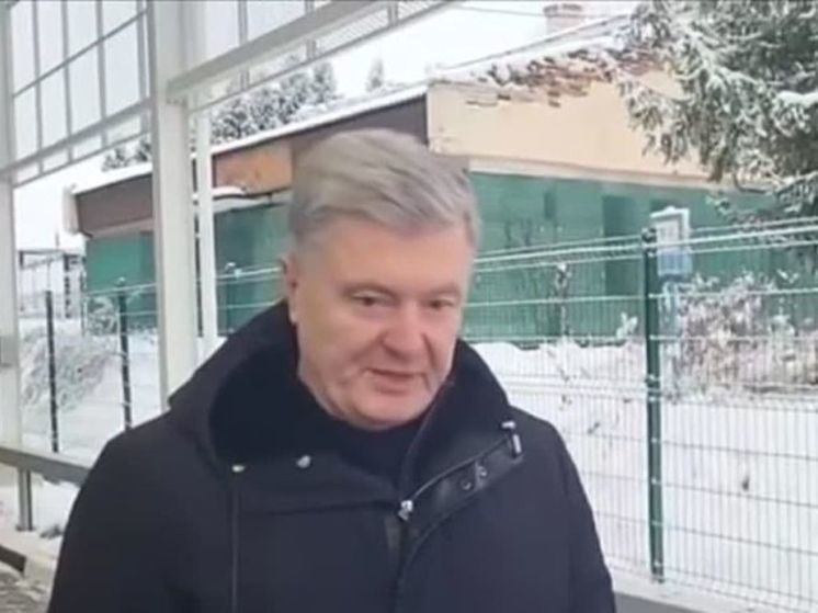 Порошенко угрожал украинскому пограничнику, который не выпустил его из страны