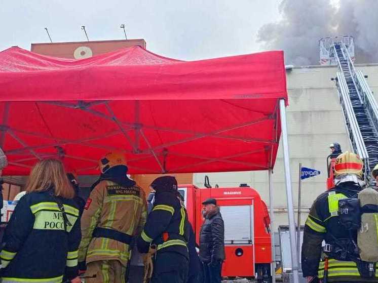 Пожарный пострадал при тушении возгорания на «Садоводе»